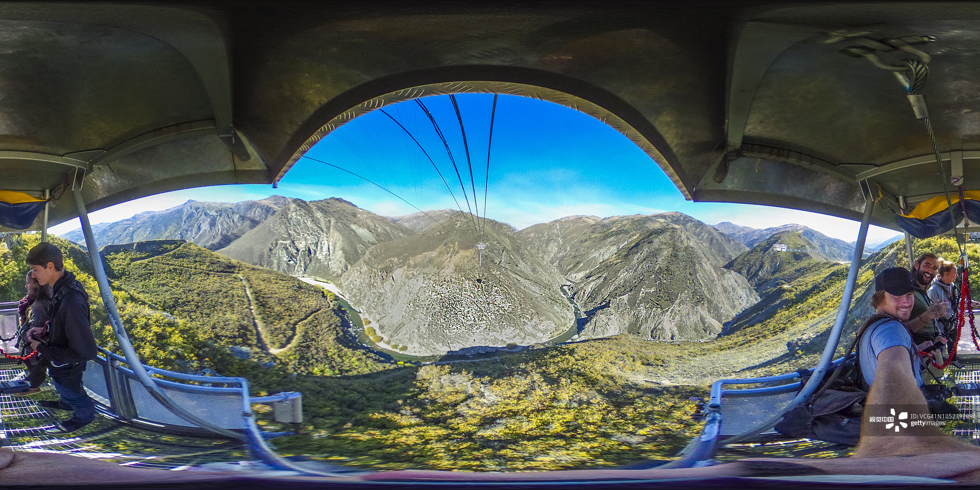 2017年4月，新西兰皇后镇蹦极全景图片素材