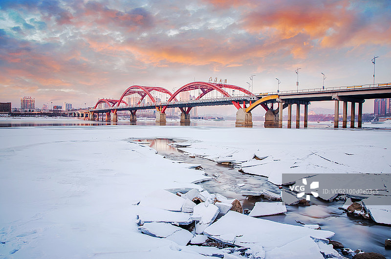 冬季的吉林市江湾大桥图片素材