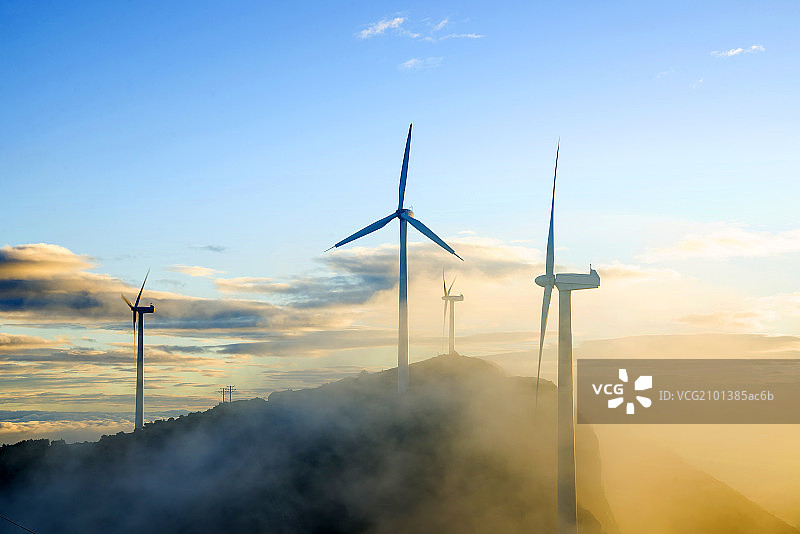 括苍山日出云海风车图片素材