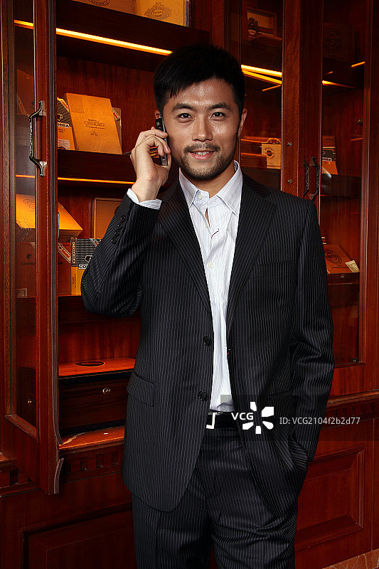 雪茄屋的男人图片素材