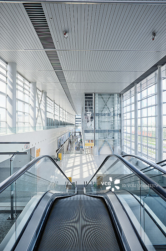 北京国家会议中心大厅自动滚梯图片素材