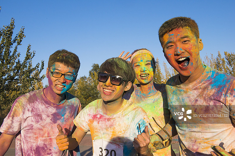 Friends at The Color Run图片素材