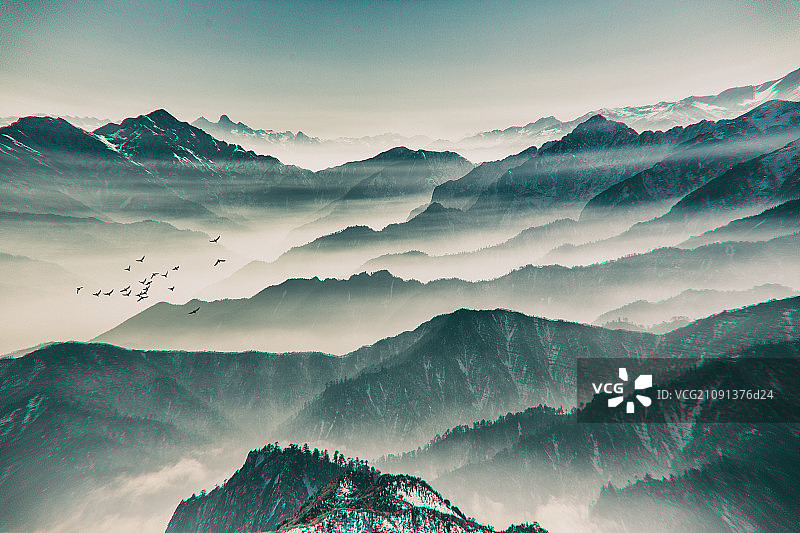 山峦叠嶂图片素材