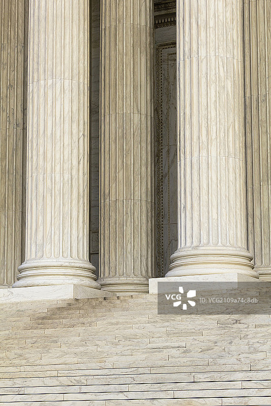 Front Steps and Columns of the Supreme Court图片素材