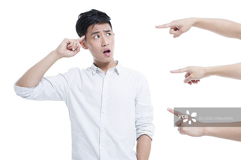 年轻男子受指责图片素材
