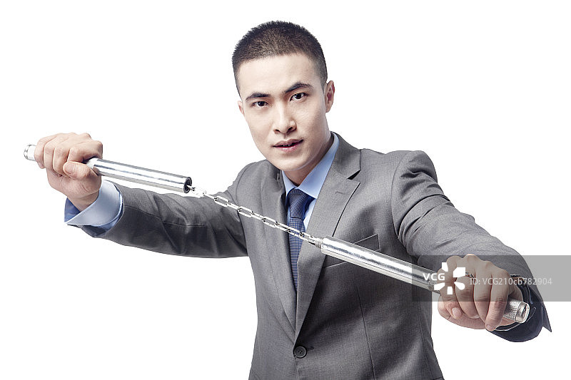 穿西装练武的商业男士图片素材