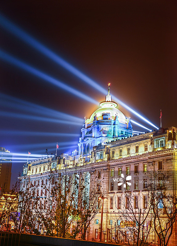 外滩浦发银行夜景图片素材