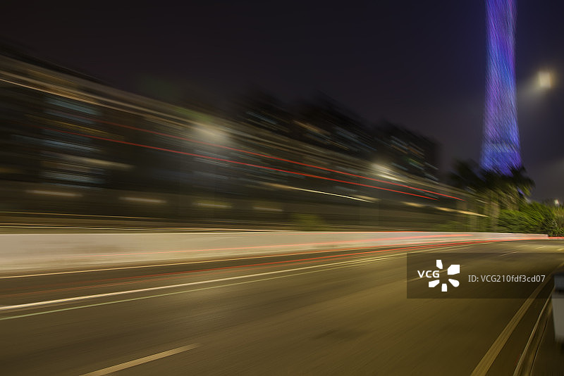 夜晚道路汽车轨迹图片素材