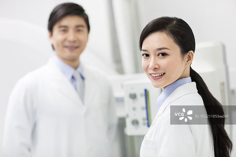 医生与医疗仪器图片素材