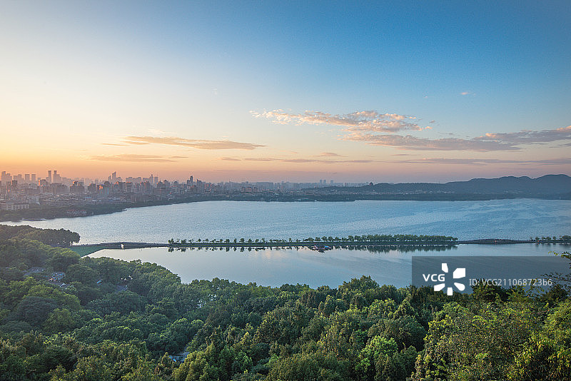 杭州日出西湖全景图图片素材