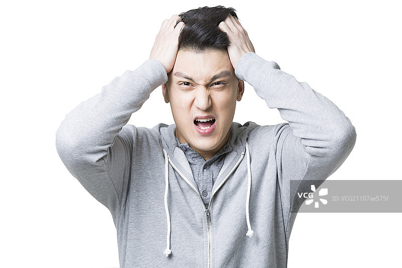 愤怒的年轻男子图片素材