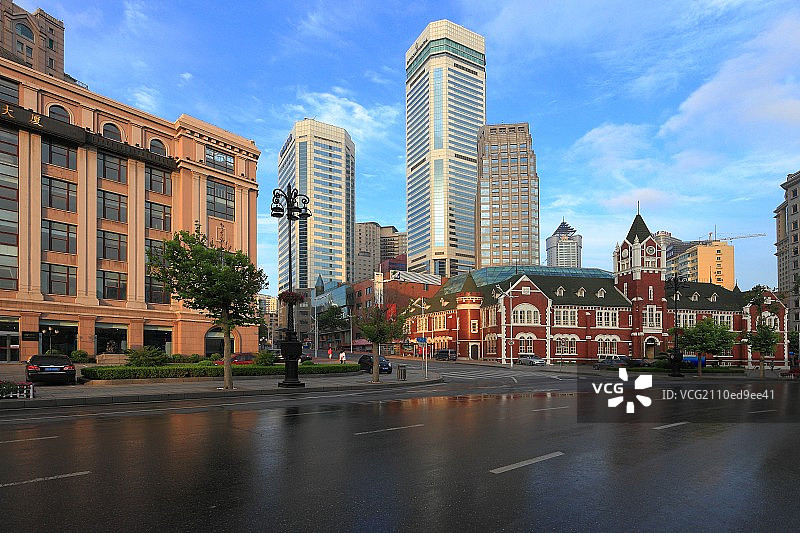 大连中山广场历史建筑风貌图片素材