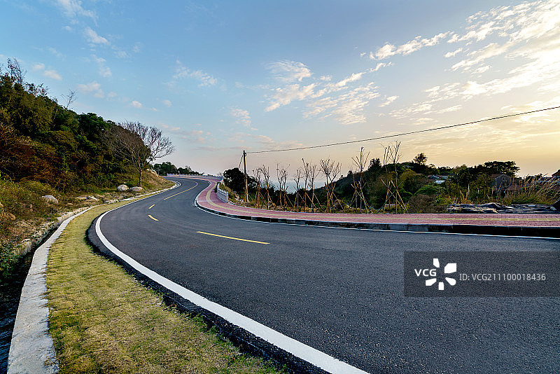 沿山公路图片素材