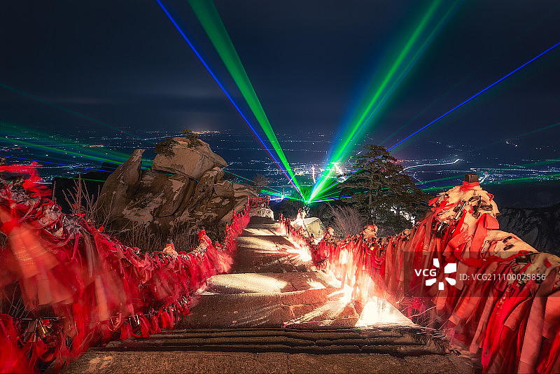 华山北峰射灯图片素材