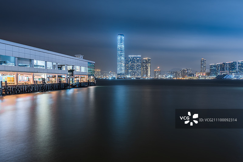 香港中环码头的美丽夜色图片素材
