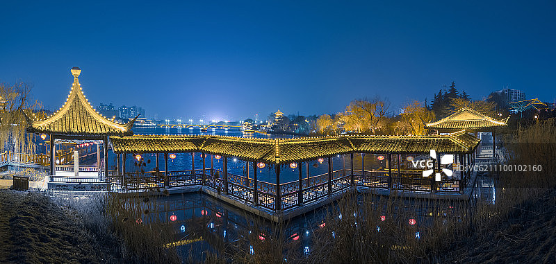 江苏泰州凤城河夜景图片素材