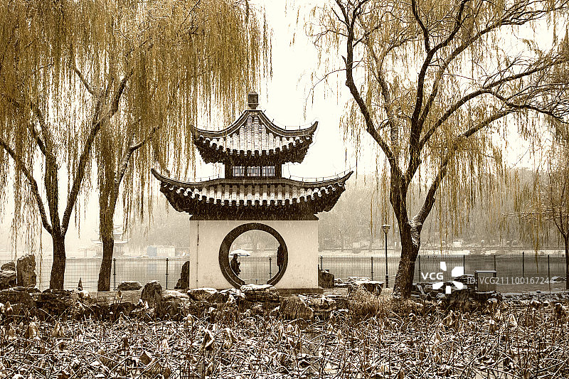 大雪中的陶然亭公园图片素材