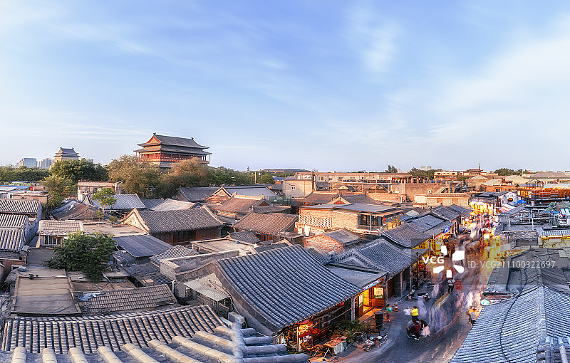 北京钟鼓楼胡同夜景图片素材