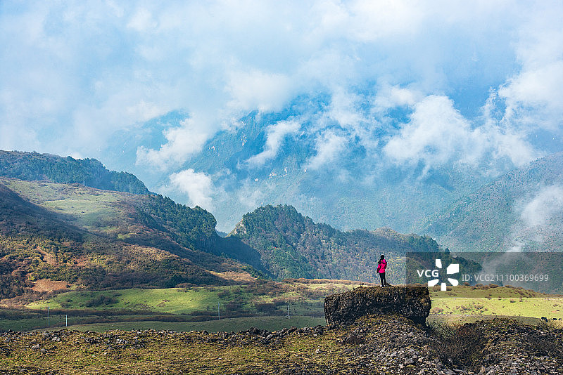 轿顶山云雾图片素材