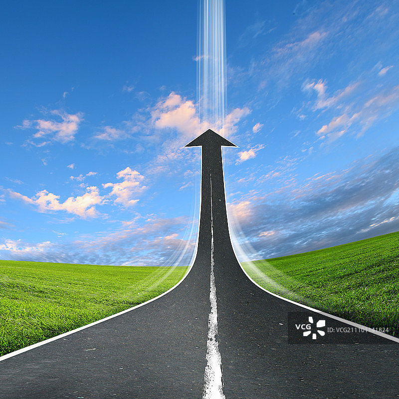 高速公路如箭般向上延伸图片素材