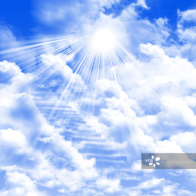 通往多云蓝天和太阳的梯子图片素材