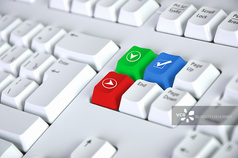 带有对号符号的电脑键盘图片素材