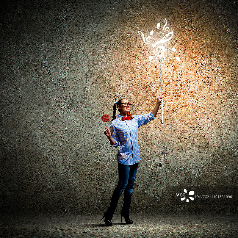 少女与糖果音符插画图片素材