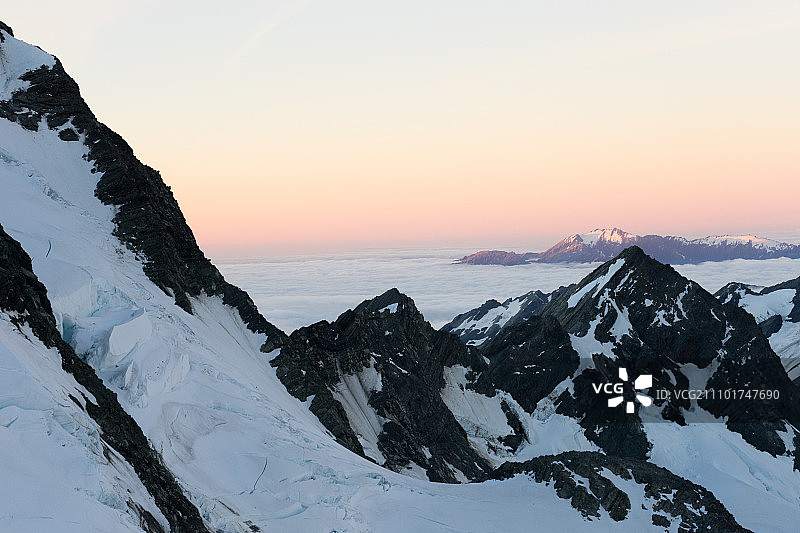雪山，雪山景观与湛蓝天空图片素材