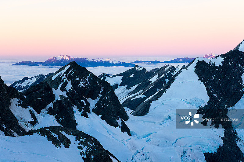 雪山，雪山景观与湛蓝天空图片素材