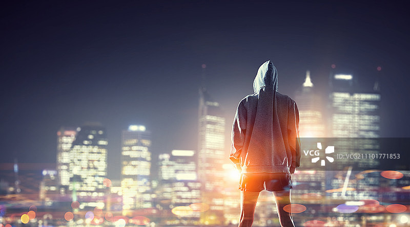 户外年轻女拳击手图片素材