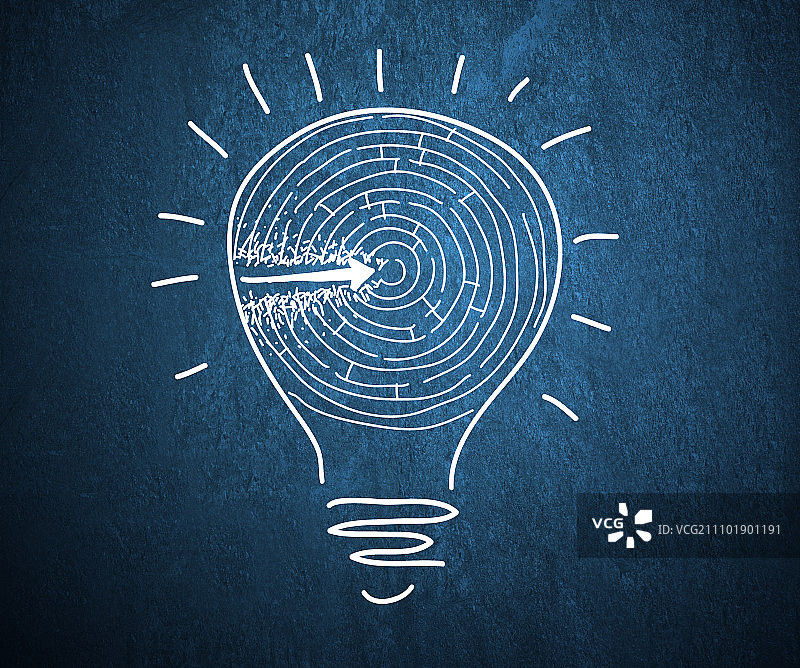 解决问题：灯泡与迷宫的概念图图片素材