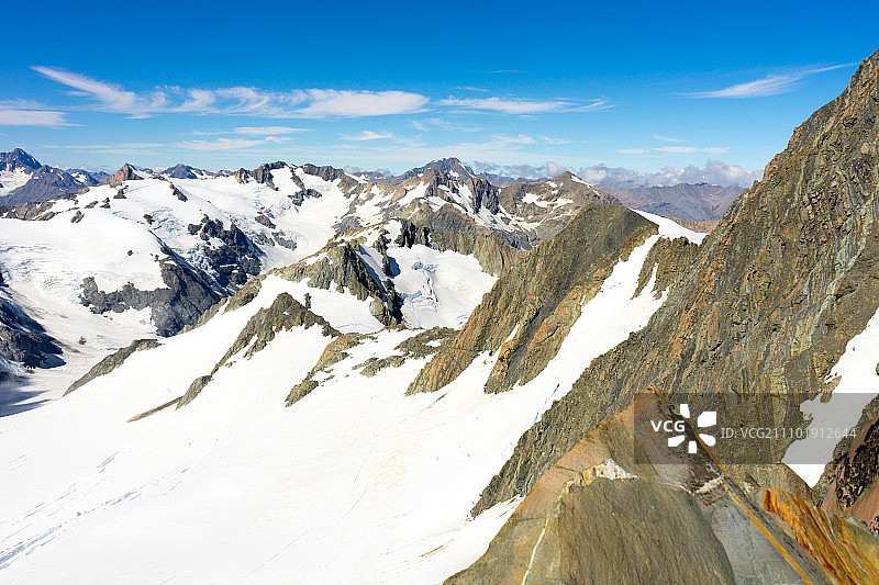 雪山山顶与雪山、蓝天景观图片素材