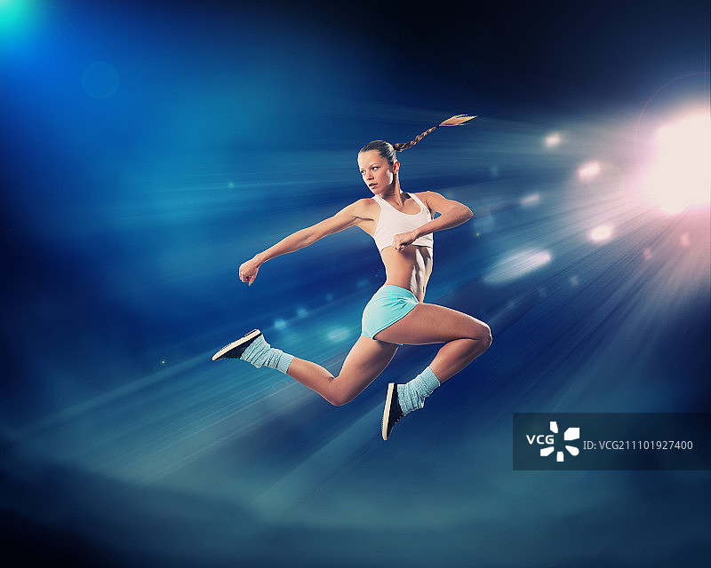 年轻运动女性锻炼图片素材