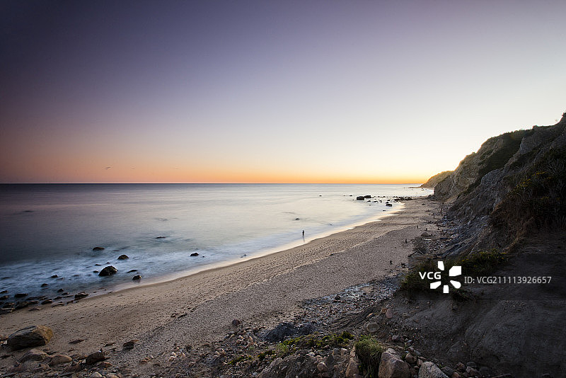 夕阳下的莫希干断崖风光图片素材