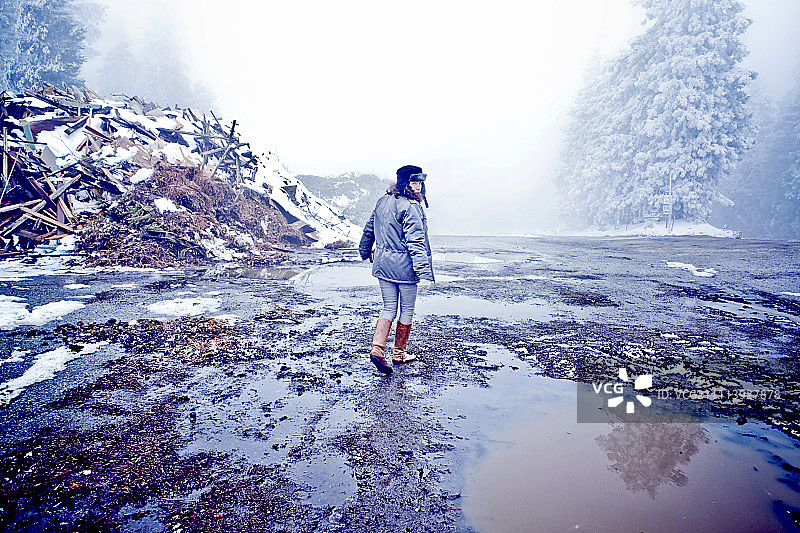 美国加州大熊湖附近的游客图片素材