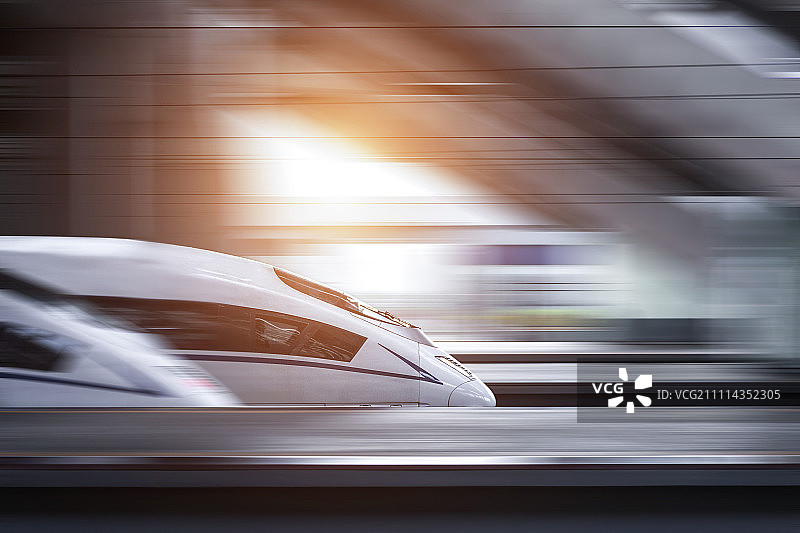 疾驰的列车图片素材