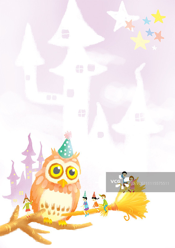 一群孩子和小猫头鹰玩耍图片素材