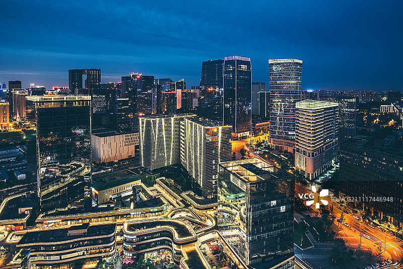 成都银泰城夜景图片素材