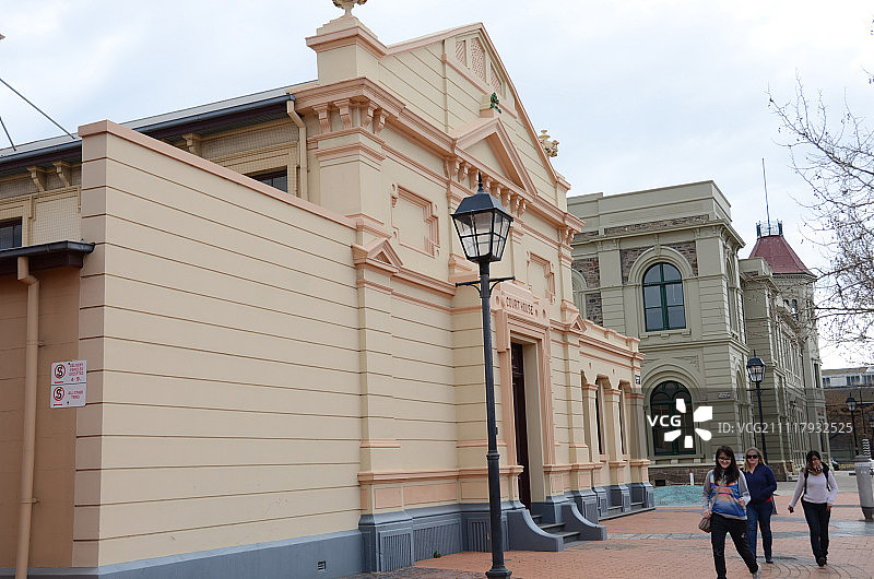 阿德莱德港的旧法院大楼，南澳大利亚州阿德莱德港恩菲尔德市图片素材