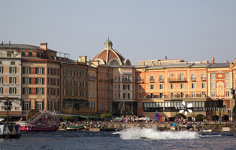 东京迪士尼海洋地中海港湾的“神话传奇”表演图片素材