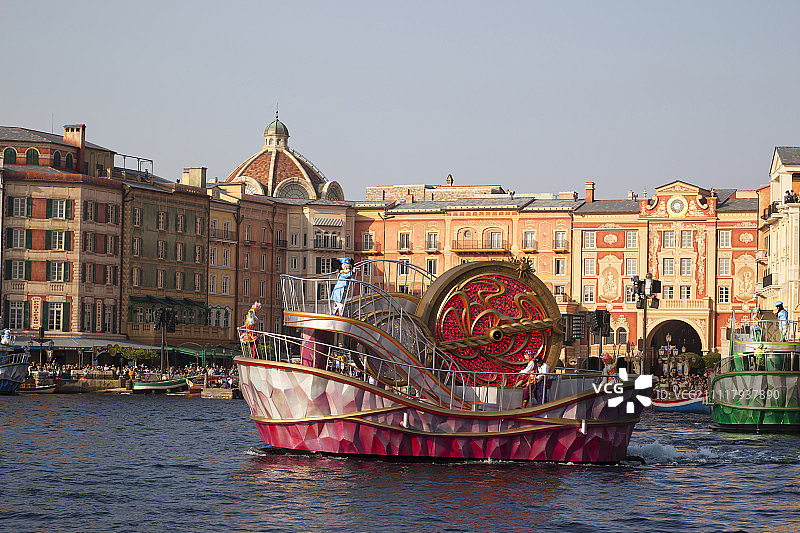 东京迪士尼海洋地中海港湾的“神话传奇”表演图片素材