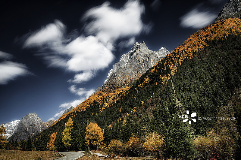 鹰嘴岩图片素材