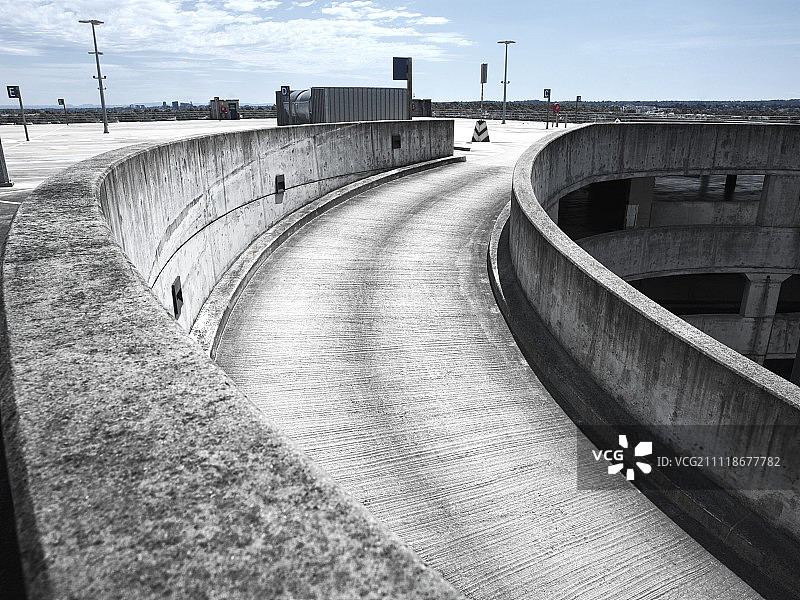 楼顶停车场坡道图片素材