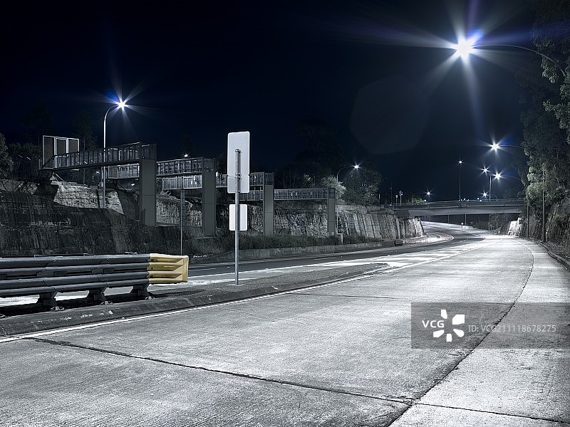 夜间单色高速公路图片素材
