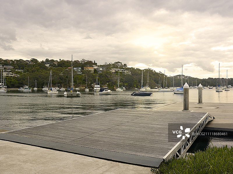 木制浮桥图片素材