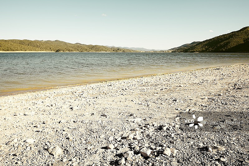 水库砾石滩图片素材