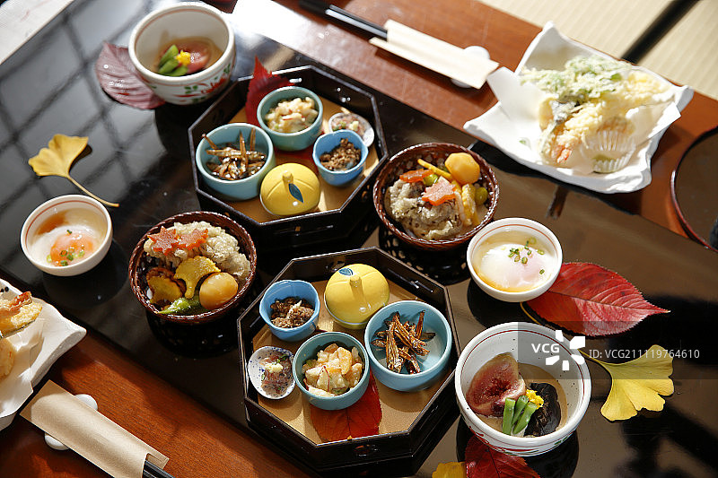 日本传统日式旅馆的各种菜肴，东京，日本图片素材