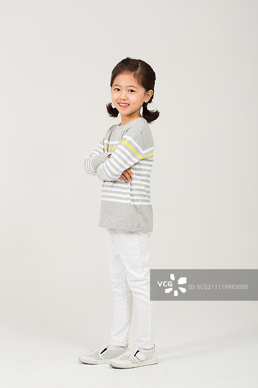 摆手势的女孩图片素材