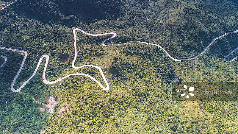 航拍地图公路山顶图片素材