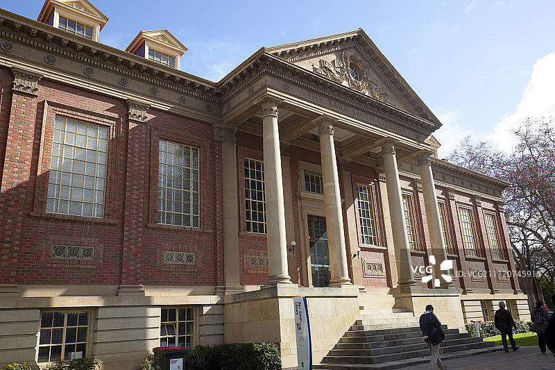 阿德莱德大学北台校园中心的巴尔史密斯图书馆，1932年开放，南澳大利亚州阿德莱德图片素材